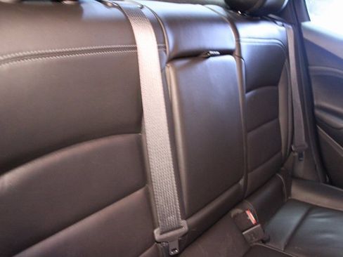 Used 2018 Chevrolet Cruze Premier image 13