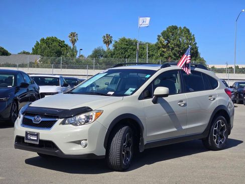 Used 2014 Subaru Crosstrek 2.0i Premium w/ Moonroof Package AWD/4WD image 3