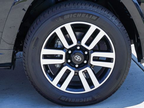 Used 2018 Toyota 4Runner Limited AWD/4WD image 10