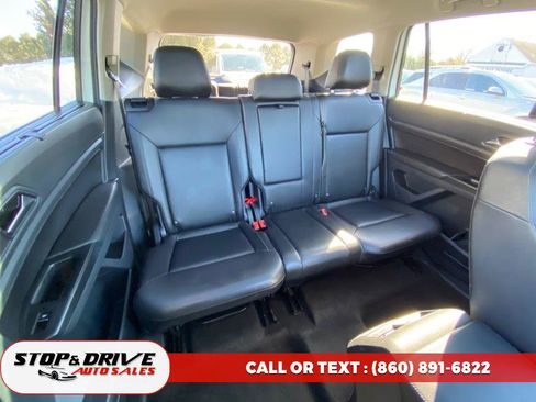 Used 2018 Volkswagen Atlas SEL w/ R-Line Package image 17