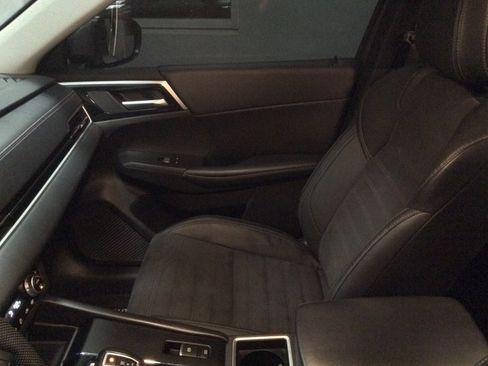 Used 2023 Mitsubishi Outlander SE image 41