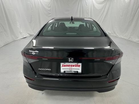 Used 2023 Honda Accord EX image 4