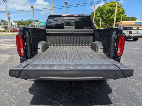 Used 2025 GMC Sierra 1500 SLT w/ SLT Premium Package image 13