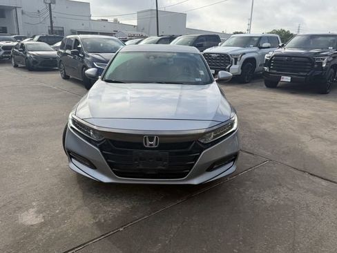 Used 2019 Honda Accord Sport image 2