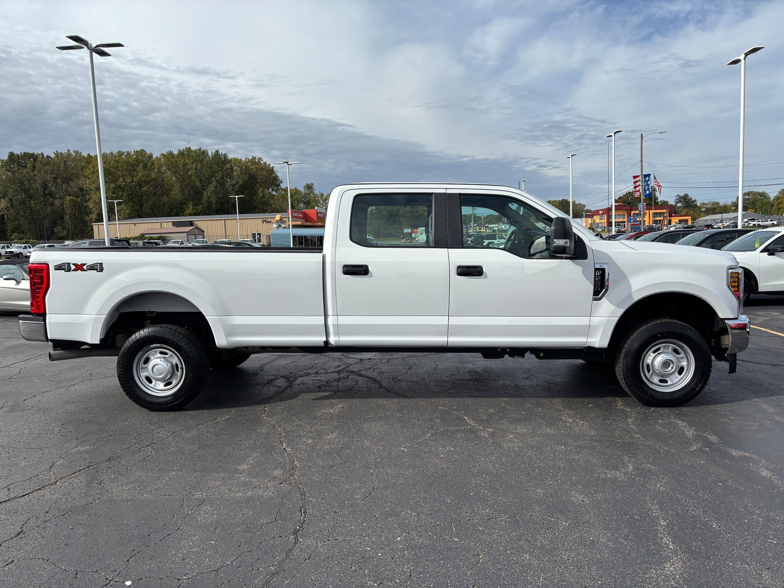 Used 2019 Ford F250 XL w/ Power Equipment Group AWD/4WD image 5