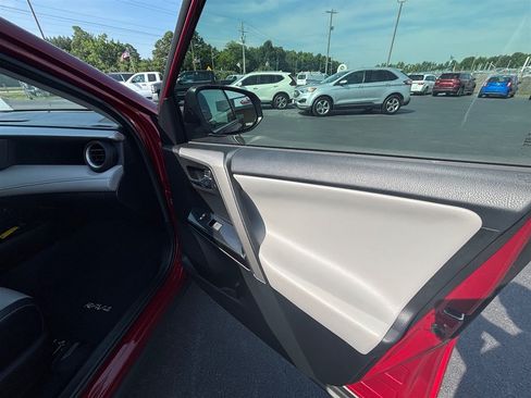 Used 2018 Toyota RAV4 Limited w/ Advanced Technology Package FWD image 32