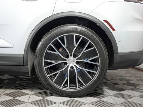 Used 2025 Porsche Macan 4 Electric w/ Premium Package AWD/4WD image 14