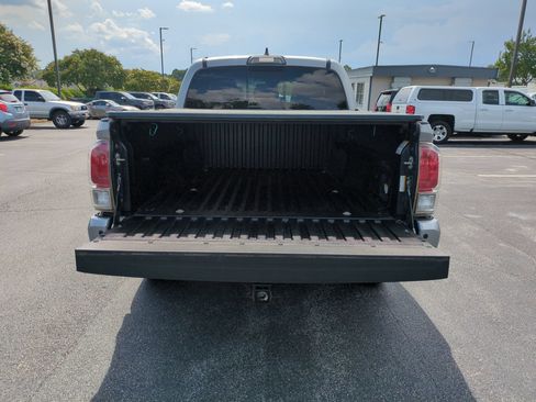 Used 2019 Toyota Tacoma Limited AWD/4WD image 31