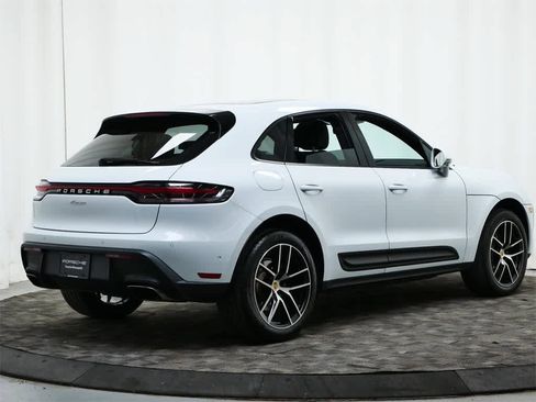 Used 2023 Porsche Macan Turbo image 7