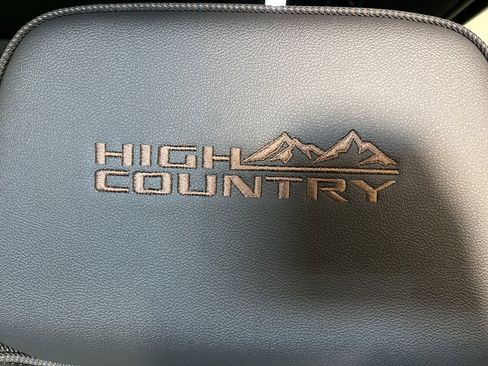 New 2026 Chevrolet Suburban High Country AWD/4WD image 28