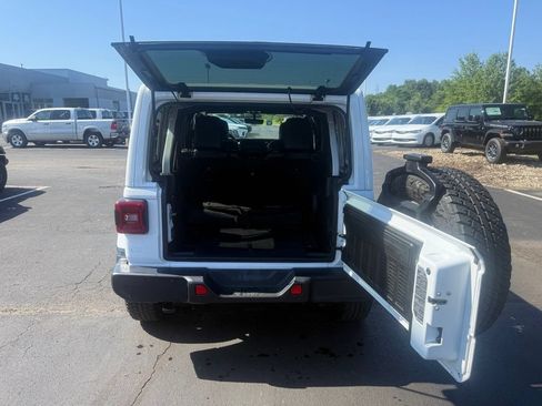 Certified 2019 Jeep Wrangler Unlimited Sahara AWD/4WD image 48