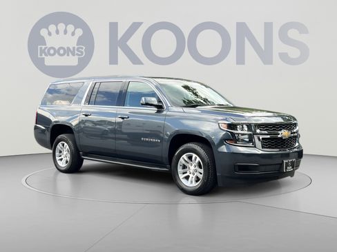 Used 2020 Chevrolet Suburban LS RWD image 2
