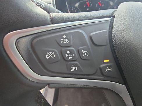 Used 2023 Chevrolet Equinox LT image 33