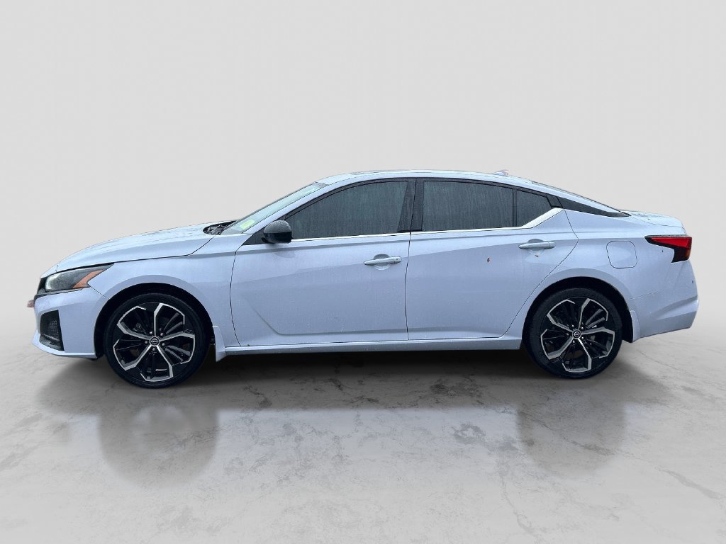 Certified 2024 Nissan Altima 2.5 SR w/ SR Premium Package AWD/4WD image 2