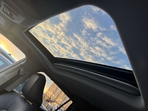 Certified 2021 Toyota Highlander XLE image 7