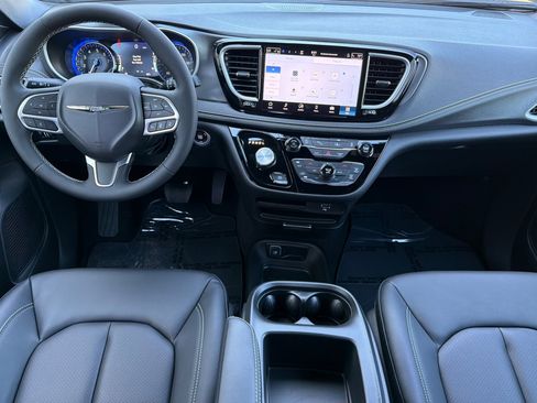 New 2026 Chrysler Pacifica Select image 11