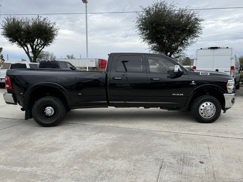 Used 2020 RAM 3500 Laramie image 3