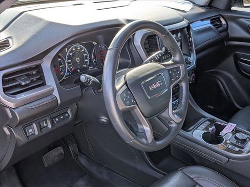 Used 2022 GMC Acadia AT4 w/ Technology Package image 9