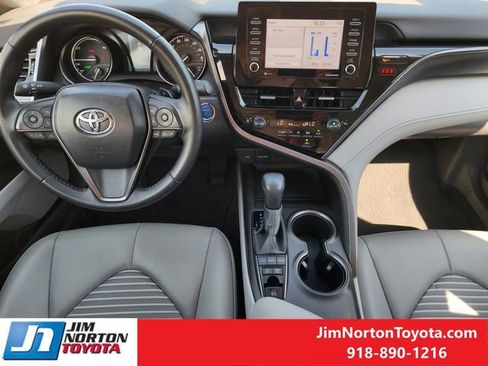 Used 2024 Toyota Camry SE FWD image 26