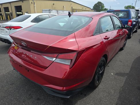Used 2022 Hyundai Elantra SEL w/ Convenience Package FWD image 6