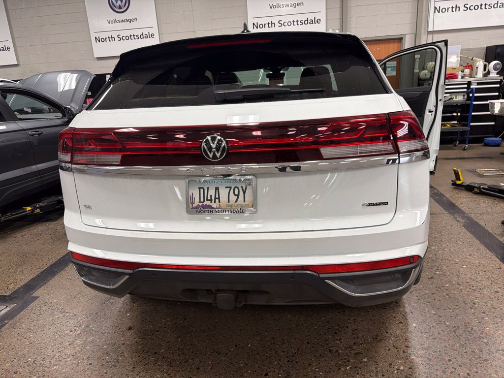 Used 2024 Volkswagen Atlas Cross Sport SE AWD/4WD image 10