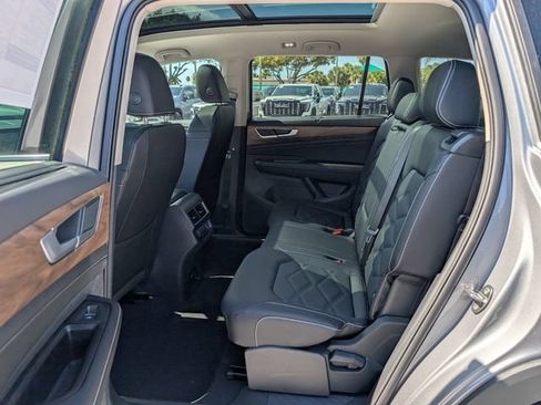 New 2026 Volkswagen Atlas SE FWD image 13