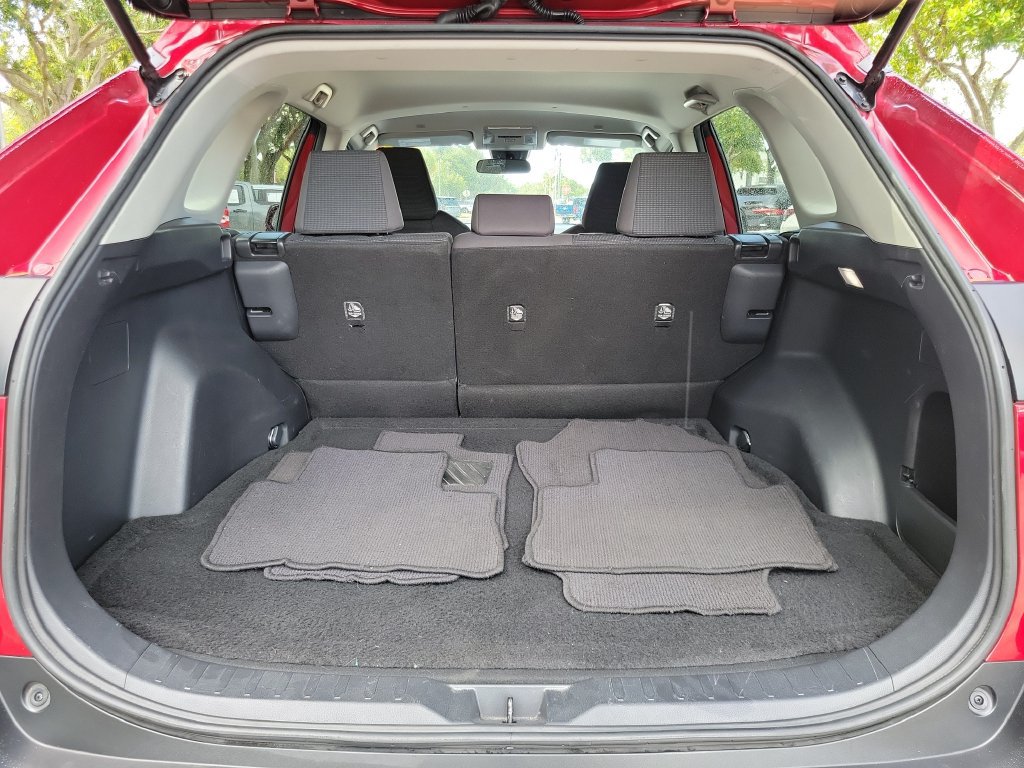 Used 2023 Toyota RAV4 LE FWD image 6