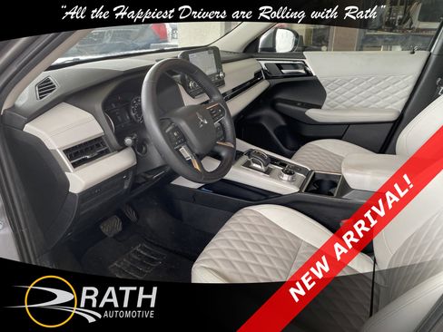 Used 2022 Mitsubishi Outlander SEL AWD/4WD image 12