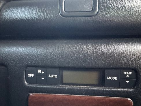 Used 2018 Nissan Armada SL w/ Premium Package image 19