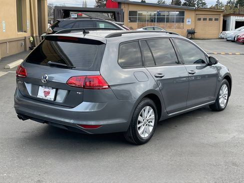 Used 2016 Volkswagen Golf S image 5