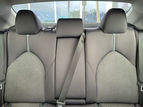 Used 2021 Toyota Camry LE FWD image 15
