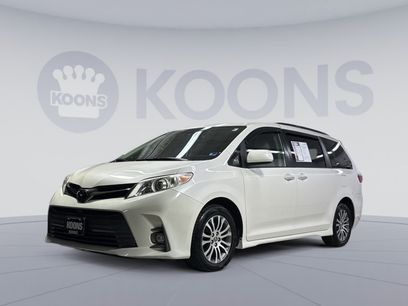 Used 2020 Toyota Sienna XLE w/ XLE Navigation Package