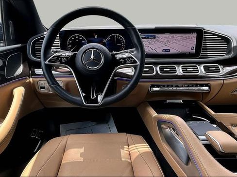 Certified 2025 Mercedes-Benz GLE 450e 4MATIC image 11