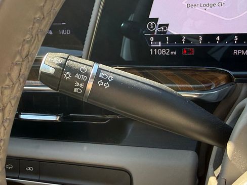 Used 2024 Cadillac Escalade ESV Sport Platinum w/ Heavy-Duty Trailer Package image 47