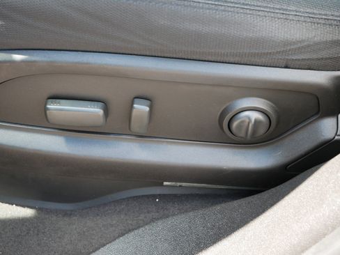 Used 2009 Chevrolet Traverse LT FWD image 20