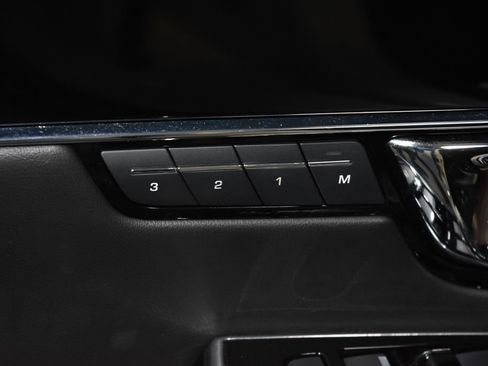 Used 2017 Jaguar XJ R RWD image 5