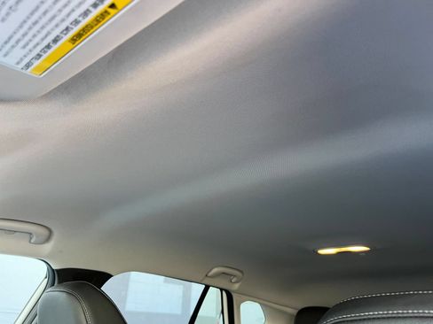 Used 2025 Chevrolet Trax LT FWD image 32