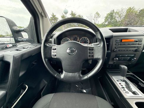 Used 2010 Nissan Titan SE w/ SE Value Truck Pkg AWD/4WD image 21