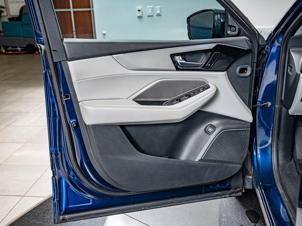 Used 2022 Acura MDX w/ Technology Package FWD image 18