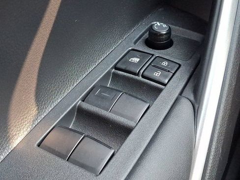 Used 2023 Toyota Corolla Cross L AWD/4WD image 29