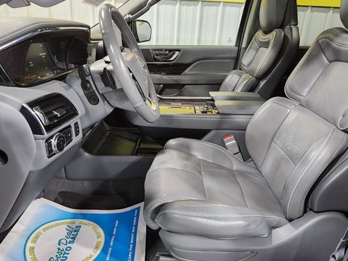 Used 2019 Lincoln Navigator L Reserve image 21