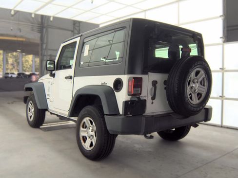 Used 2015 Jeep Wrangler Sport w/ Connectivity Group AWD/4WD image 5