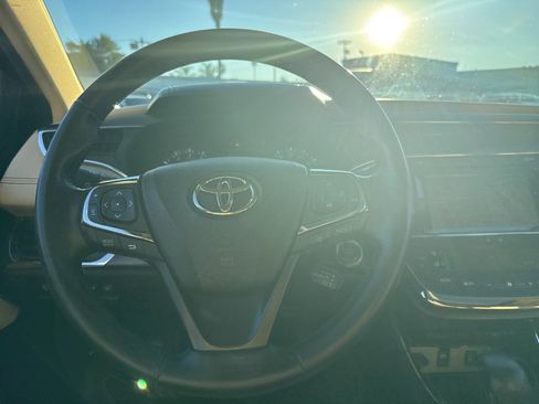 Used 2017 Toyota Avalon Limited image 9
