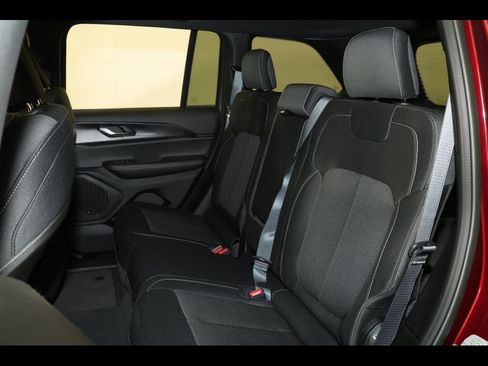 New 2025 Jeep Grand Cherokee Laredo X w/ Luxury Tech Group I image 22