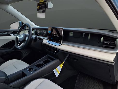 New 2026 Volkswagen Tiguan SE image 13