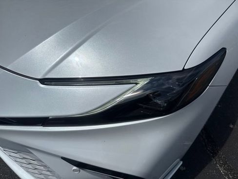 Used 2025 Toyota Camry XSE FWD image 9
