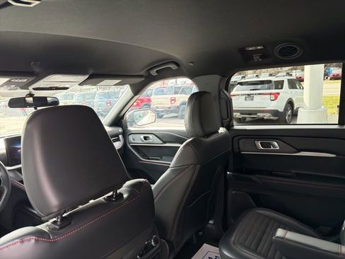 Used 2025 Ford Explorer ST-Line image 16