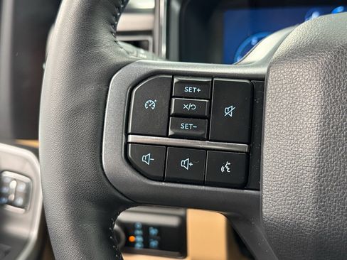 Used 2024 Ford F350 Lariat w/ Chrome Package image 25