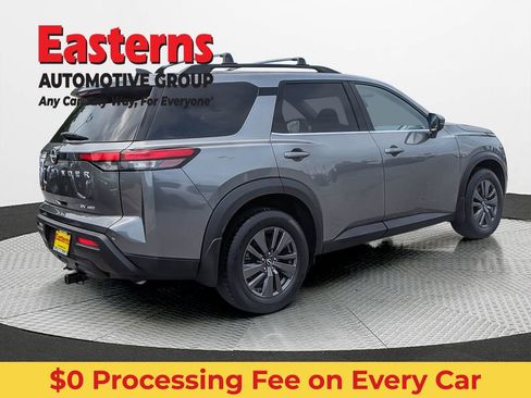 Used 2022 Nissan Pathfinder SV AWD/4WD image 6