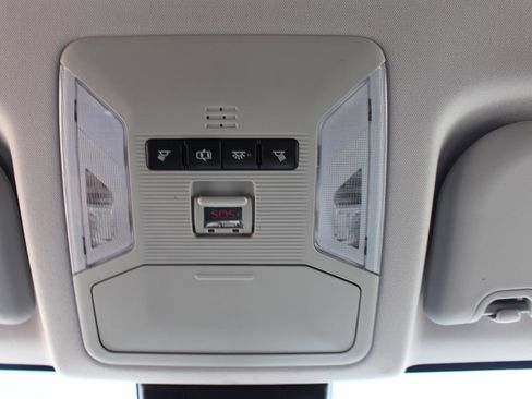 Used 2019 Toyota RAV4 LE w/ Carpet Mat Package image 25